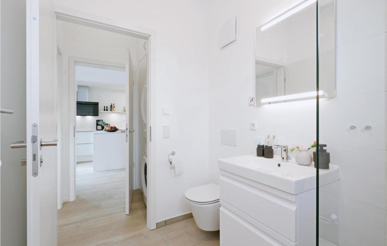 Stunning Home In Lembruch-Duemmer See With Wifi Eksteriør billede